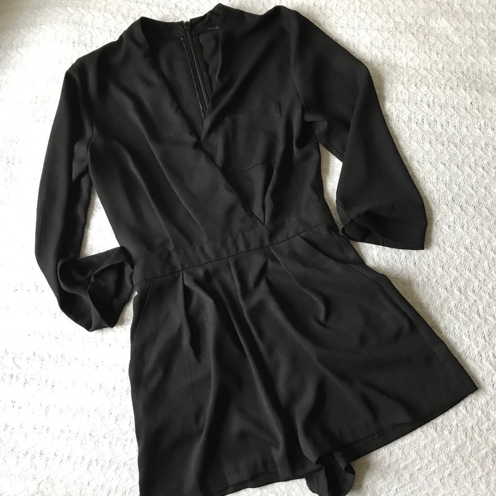 TOPSHOP Long Sleeve Black Romper SZ 2